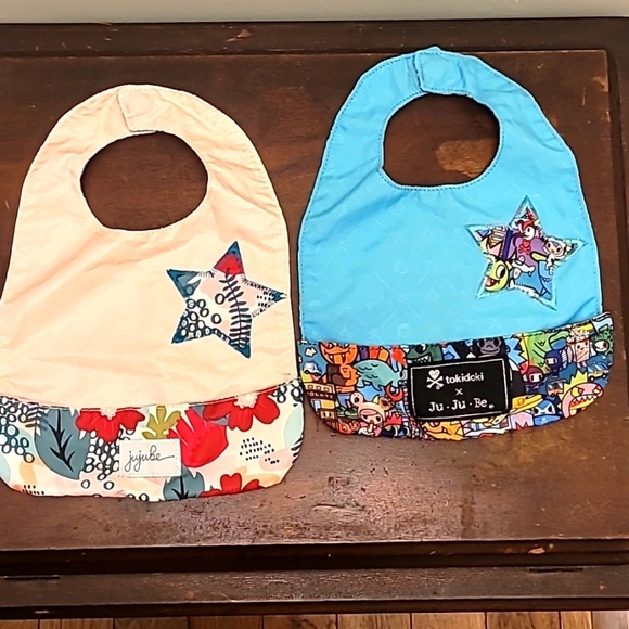 Ju-Ju-Be Be Neat Reversible Bibs with Pockets - tokidoki x Kaiju City & Flower - Picture 1 of 10
